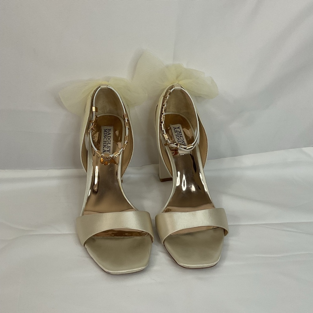 Badgley Mischka Ivory Satin Heels